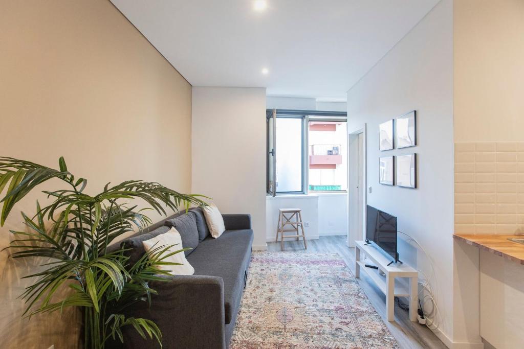 Seaside 1BR Flat w/ AC in Matosinhos by LovelyStay photo 2