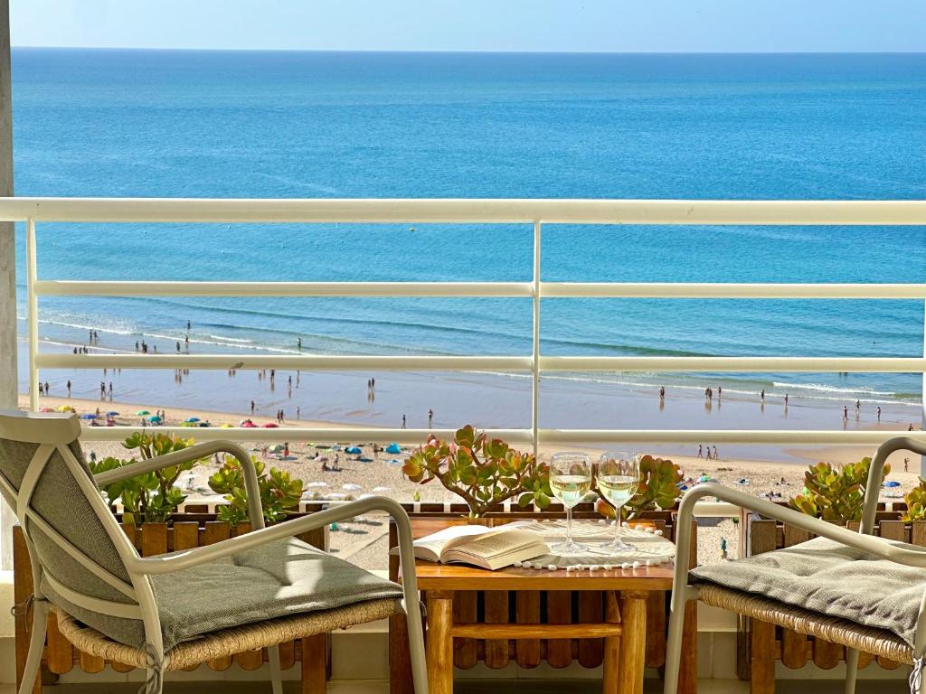 Exclusive Beachfront Moments - Sea View Balcony — photo 1