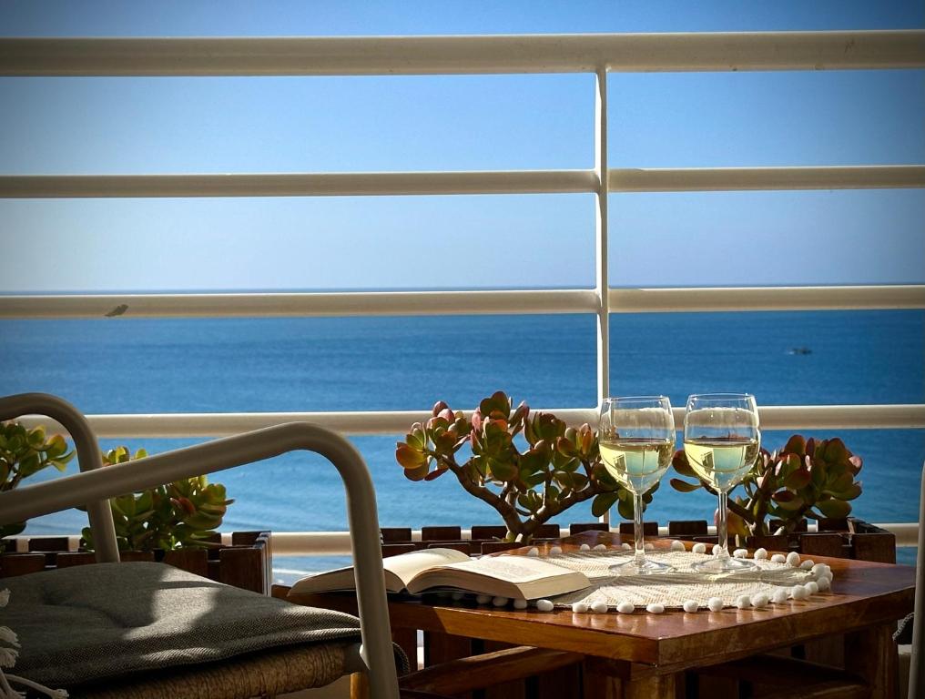 Exclusive Beachfront Moments - Sea View Balcony photo 3