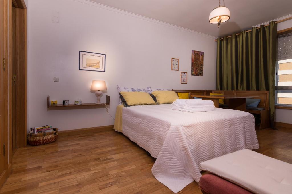 Apartment in Portela near the Airport photo 2