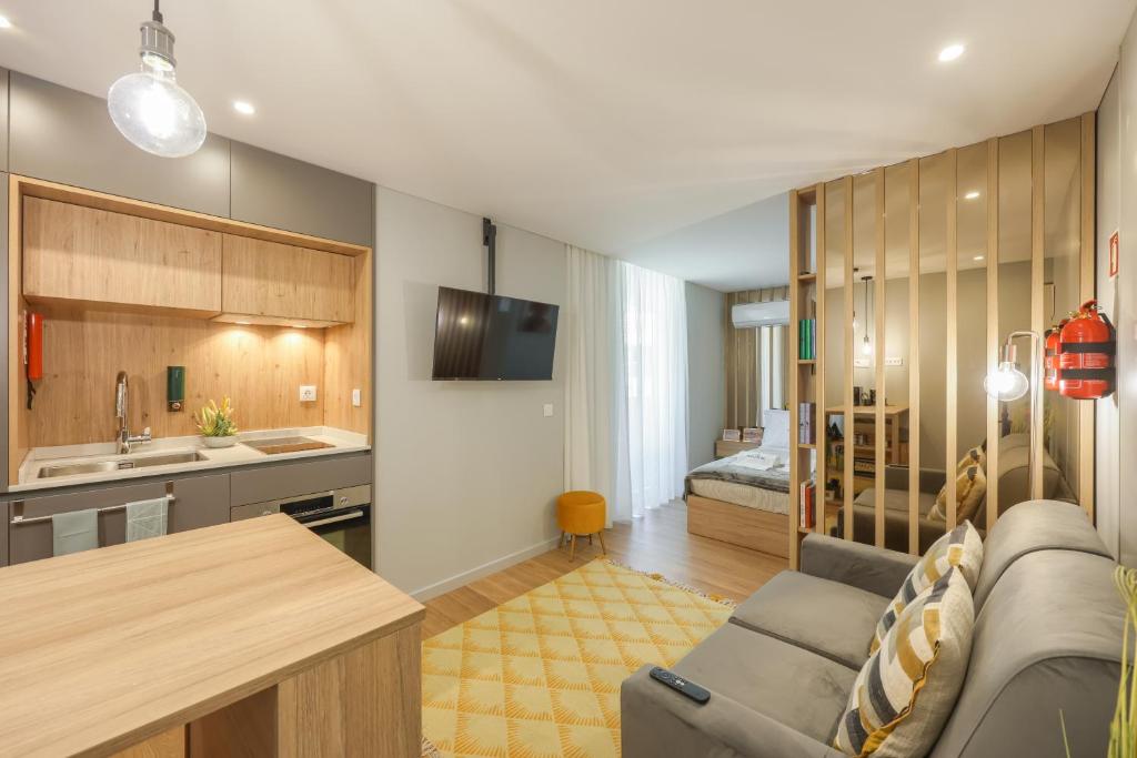 Signature Aveiro Flat incl Parking by Home Sweet Home Aveiro photo 3
