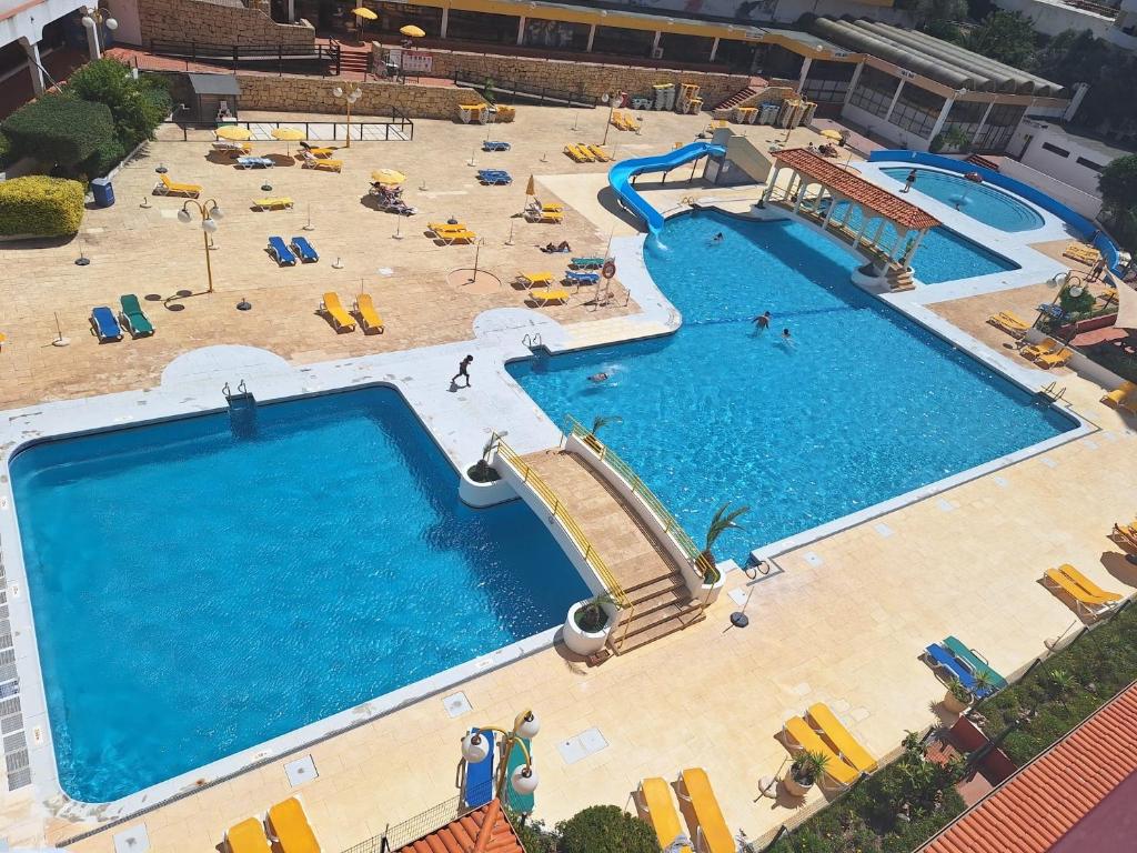 T2 with pool photo 2