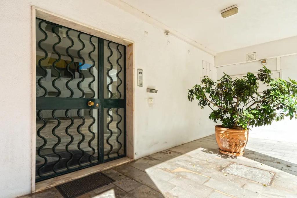 WHome Coastal Comfort: Apartment Retreat by the Sea photo 2