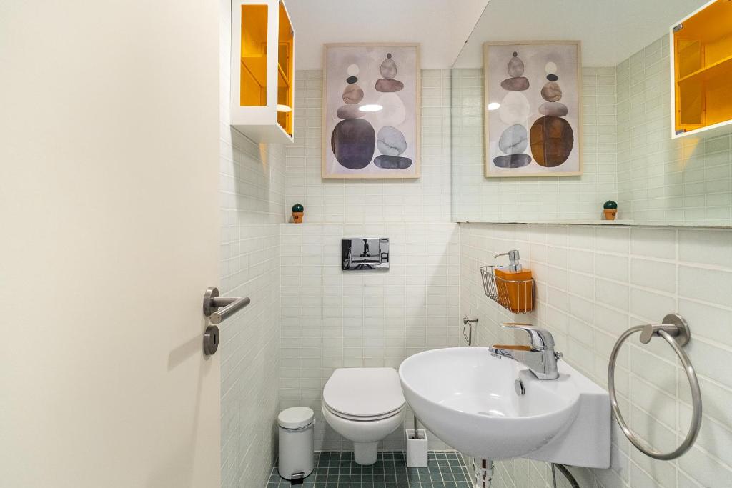 WHome Elegant Chiado Retreat Comfort in Lisbon's Heart photo 3