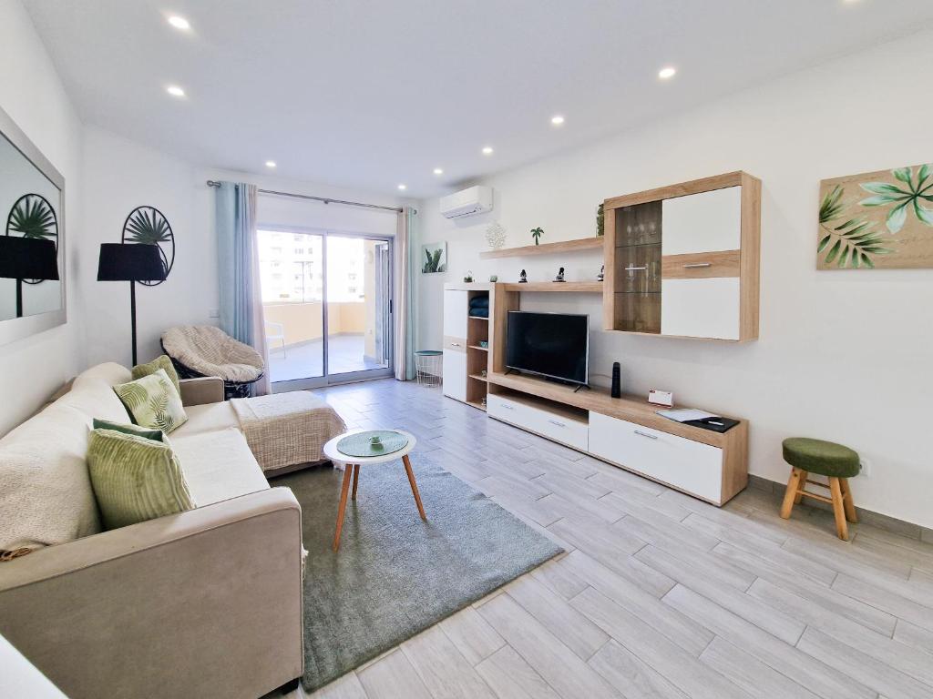 Apartment Praia Rocha Tropical — photo 1