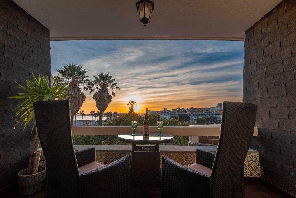 Sea View W Balcony 2 Mins Walk To Beach & Casino — photo 1