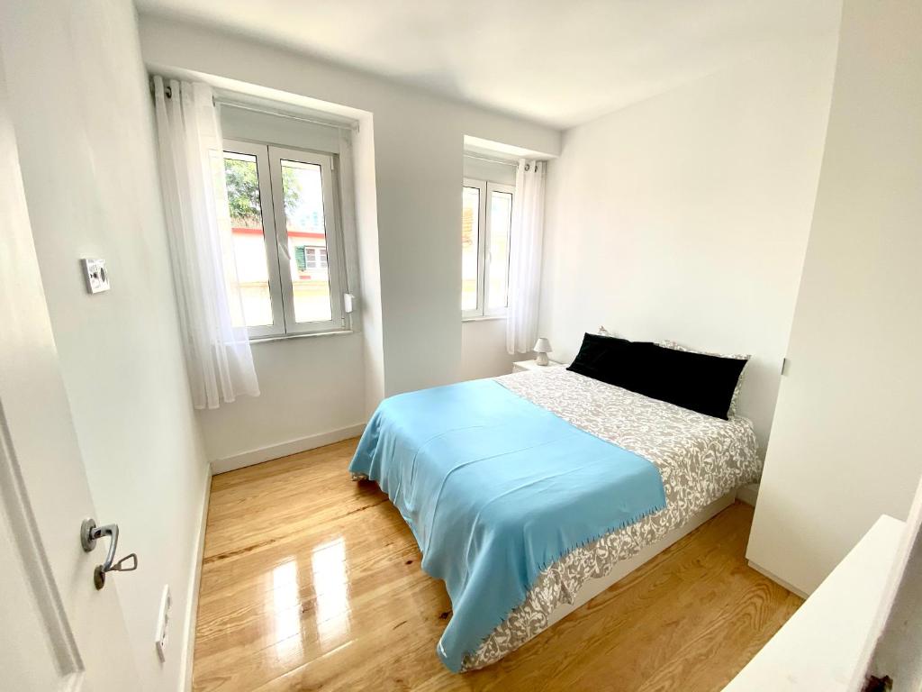 20-2 Lisbon Castle view apartment with French terrace photo 2