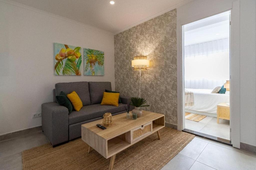 Stunning Modern Apartment In Oura — photo 1