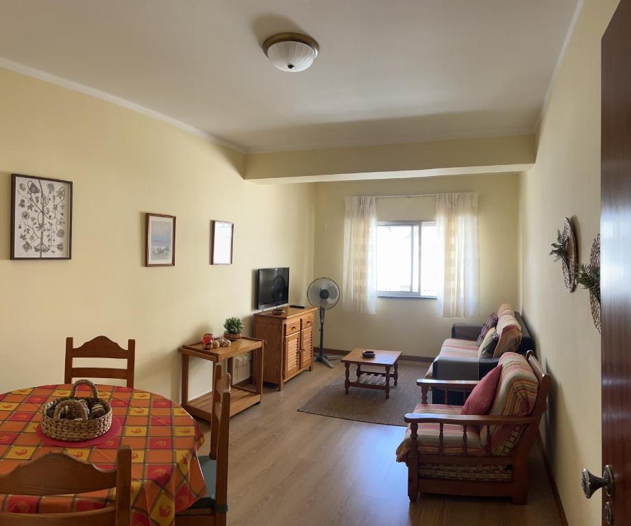 CENTER HOUSE — photo 1