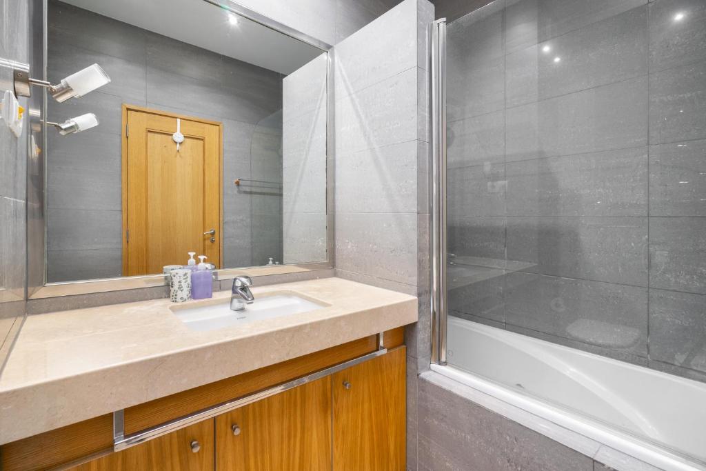 WHome Ajuda 31 Premium w/ Elevator & Parking photo 3