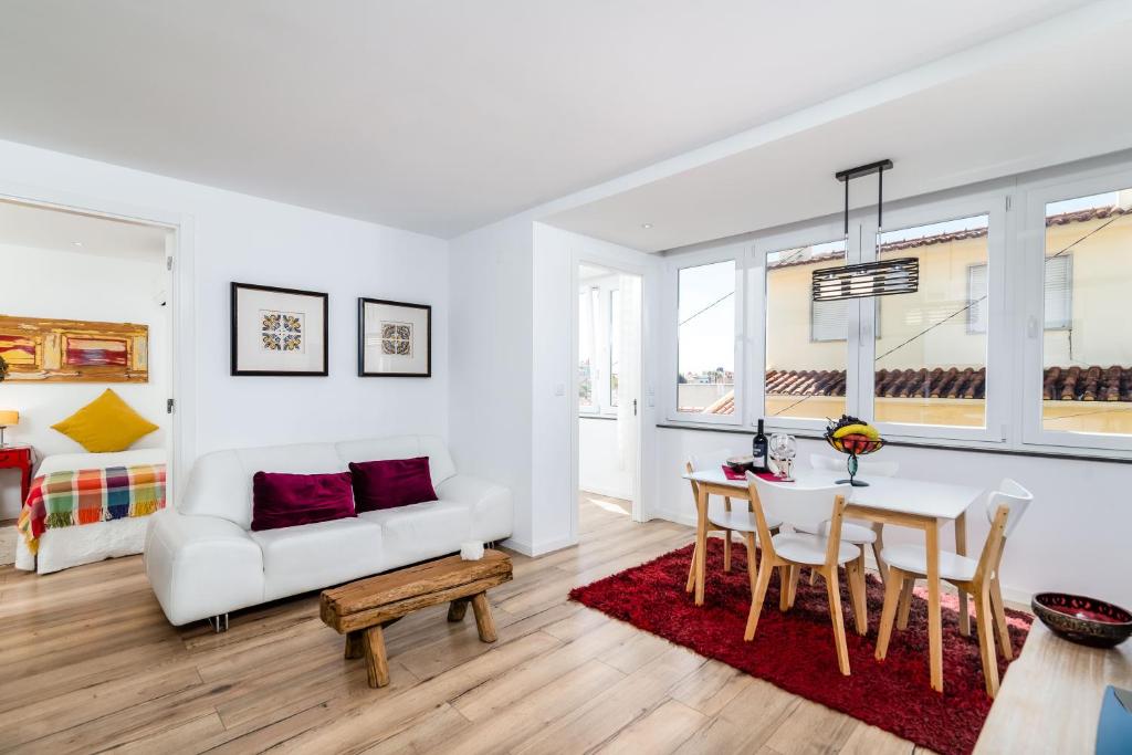 T2 Tiles Apartment Estoril — photo 1