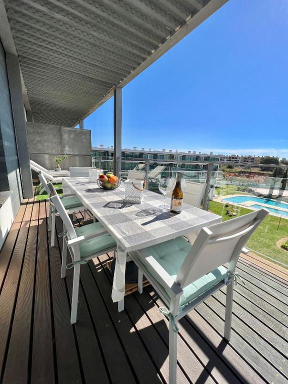 Superbe appartement spacieux avec terrasse vue piscine — photo 1