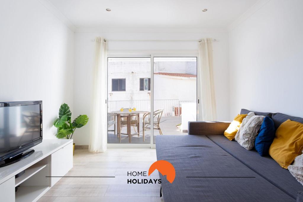 #089 Traditional Home Central Location photo 3