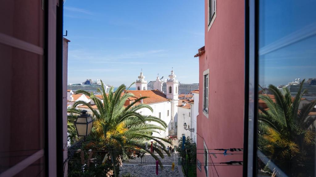 Alfama Apartment River View — photo 1