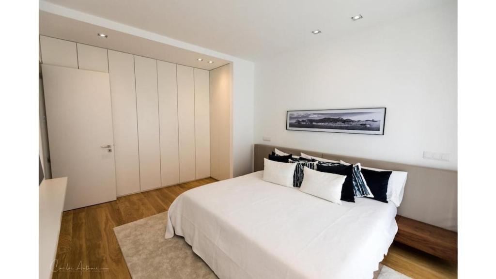 Superb Modern and Unique Liberdade Apt photo 2
