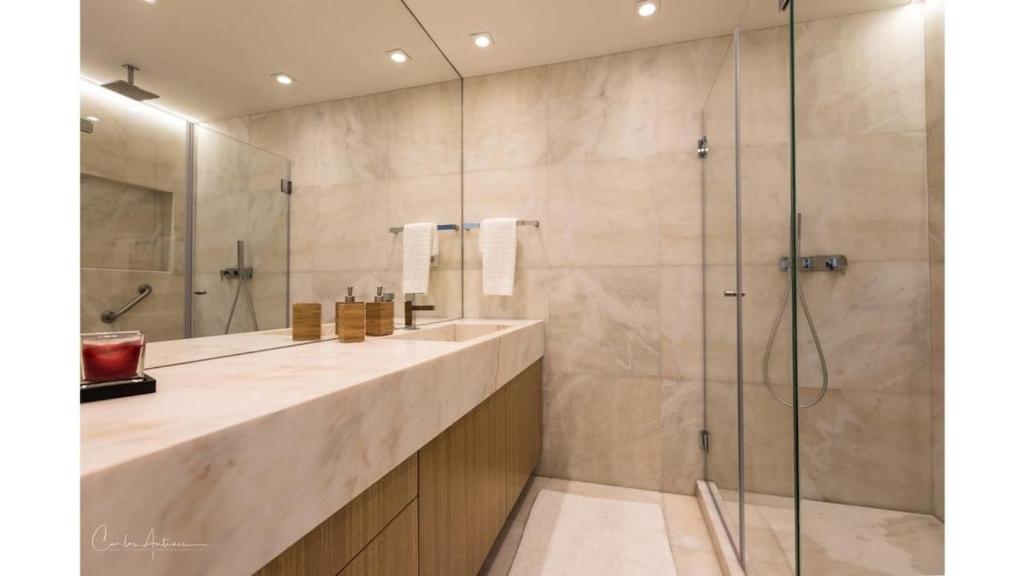 Superb Modern and Unique Liberdade Apt photo 3