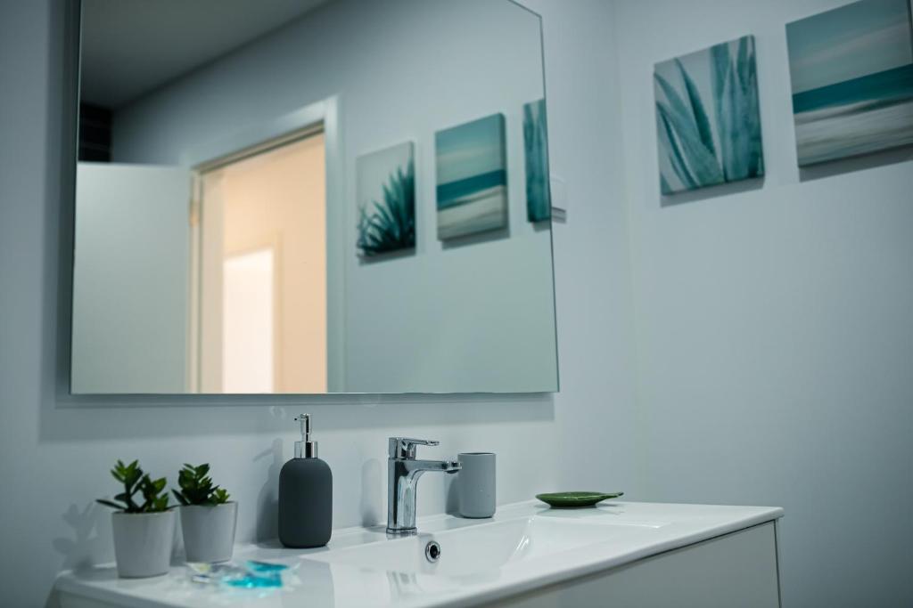 SwordFish Sea View Apartment photo 3