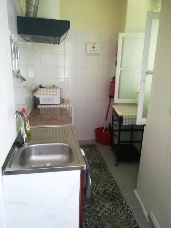 Charming studio in Funchal 20 m² with sunny terrace photo 3