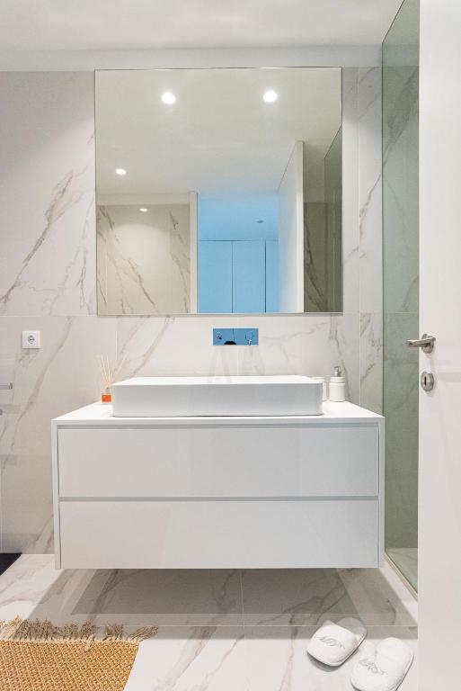 Sun&Sea Luxury Apartment by MP photo 3