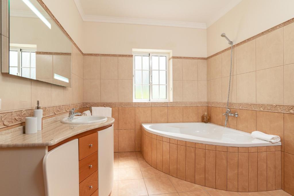 SUNNYSIDE VILLA photo 3