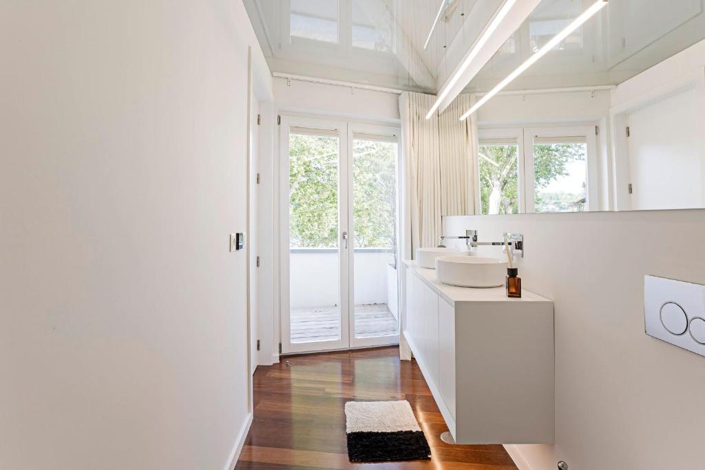 Wonderful 2BR Duplex Near River by LovelyStay photo 3