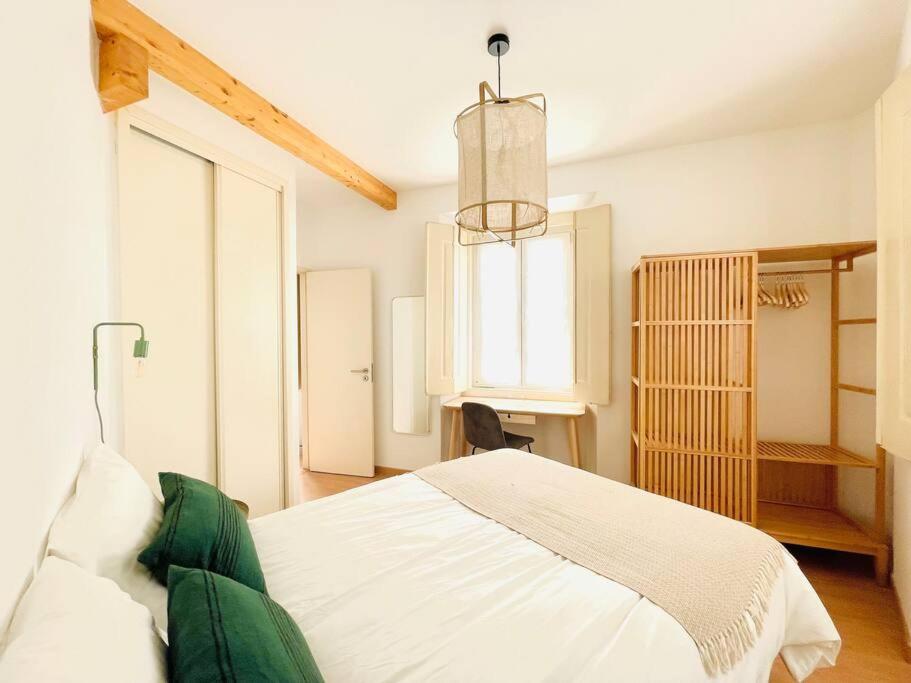 RSRC NEW AC Central & Bright 1BR apartment photo 2