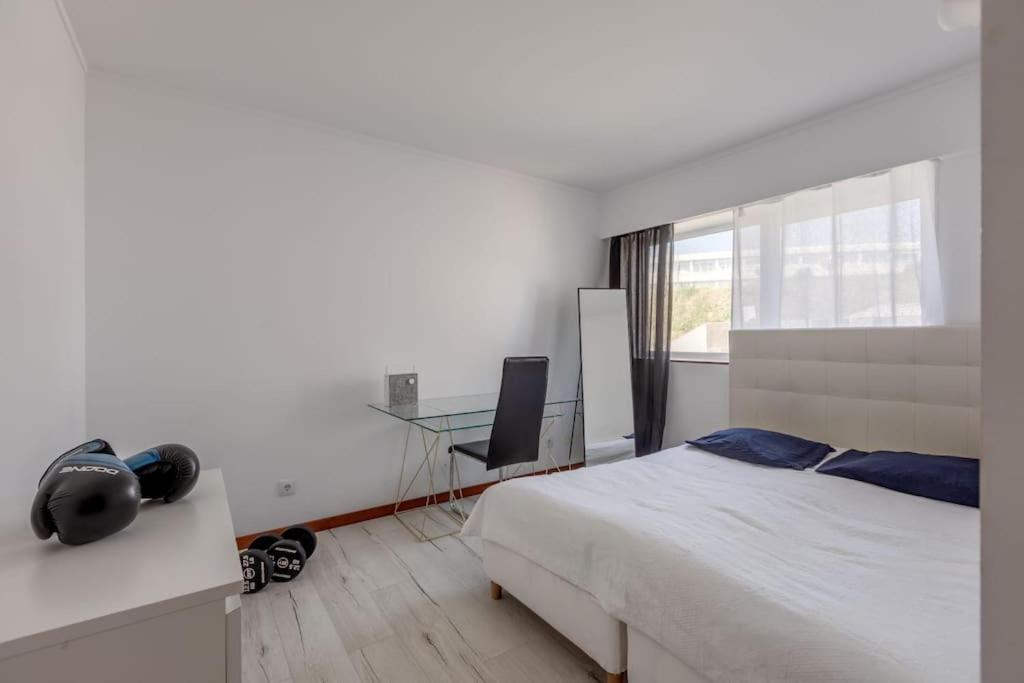 Spacious 3-bedroom condo near Lisbon Airport photo 2