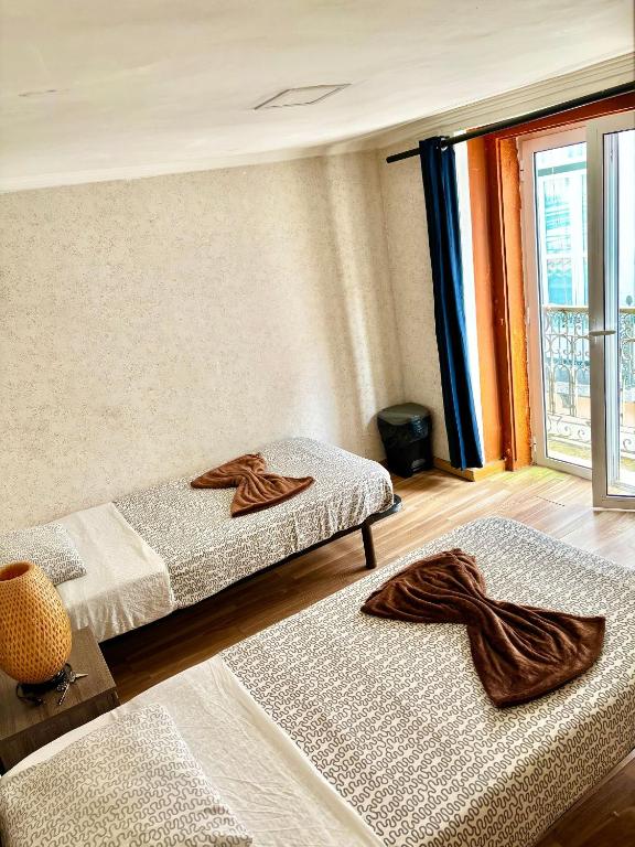 7Lisbon Downtown Private Bedroom With Balcony — photo 1