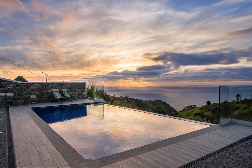 With pool and sea view - Vila da Ribeira da Vaca photo 2