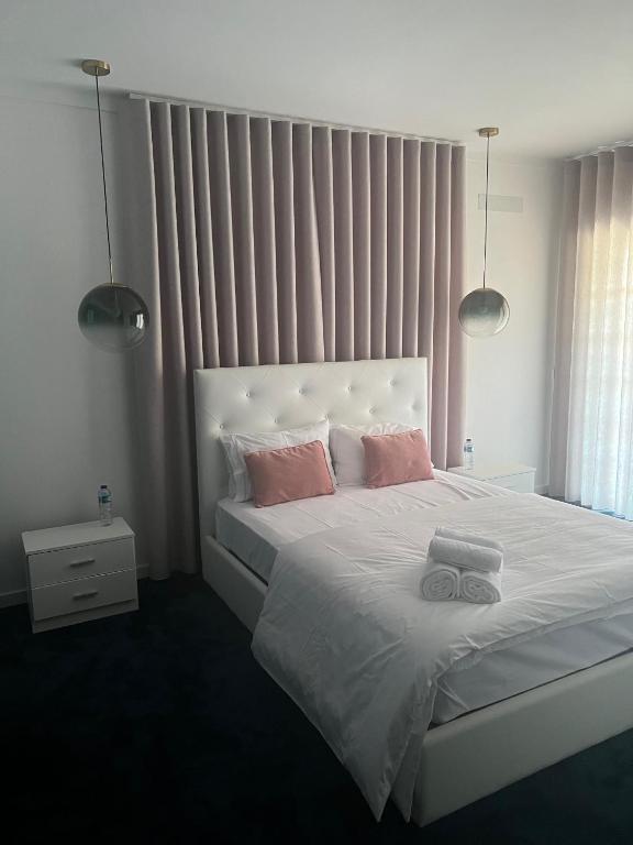White Guest — photo 1