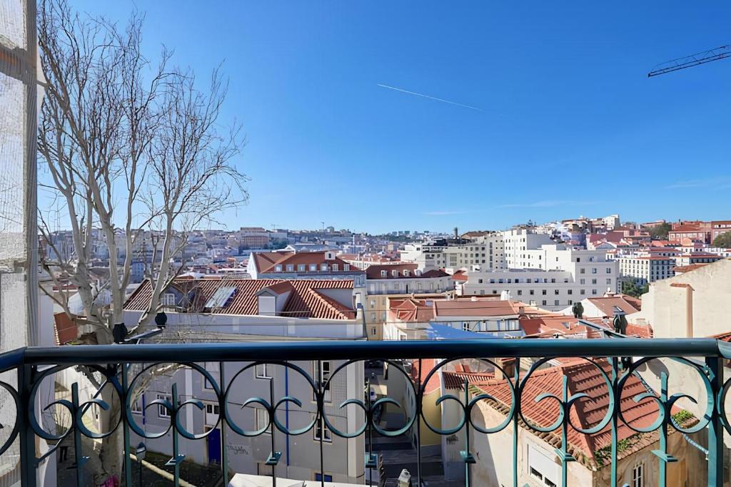 Central & Calm With Great View — photo 1