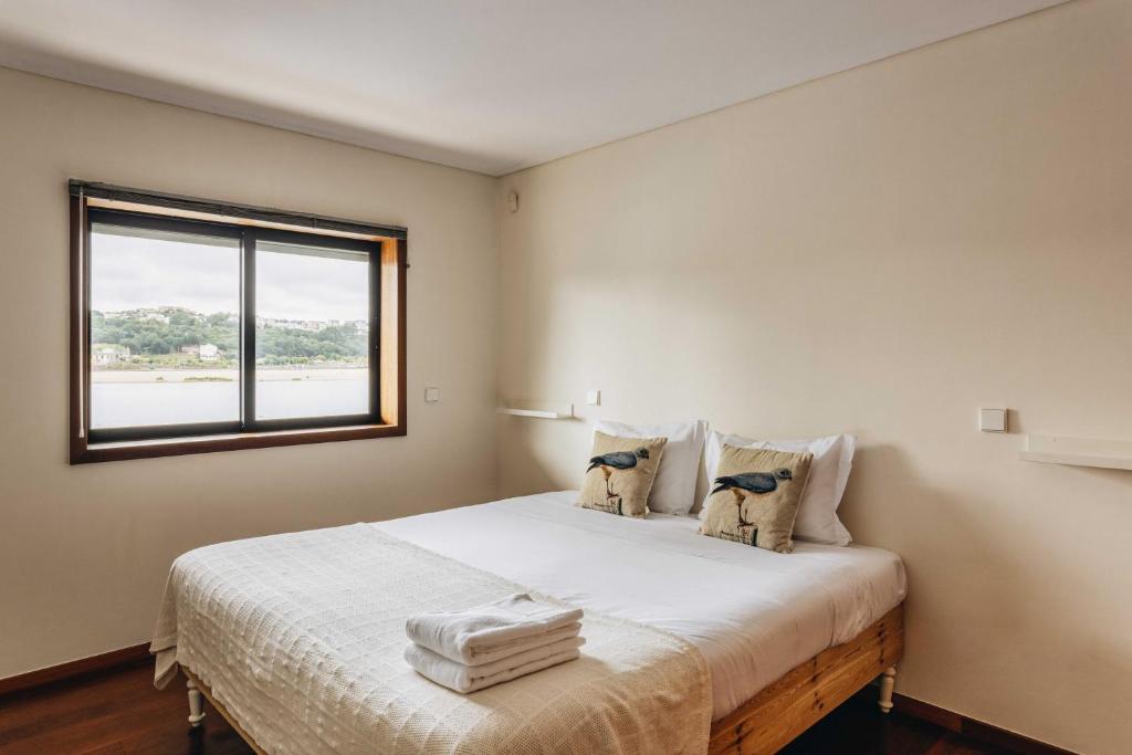 Douro Riverfront 2BR with Private Terrace & Garage photo 2