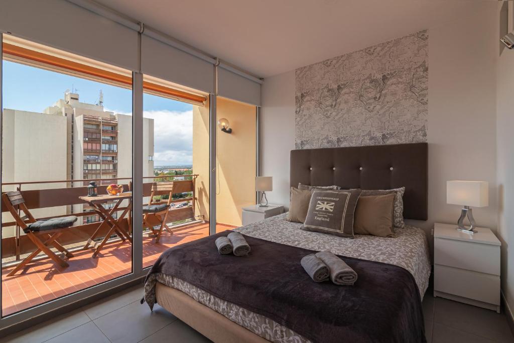 SuiteOn7th Vilamoura Panoramic Sunset View Balcony Suite photo 2