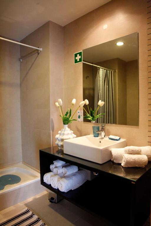 ROCHA Tower 6C photo 3