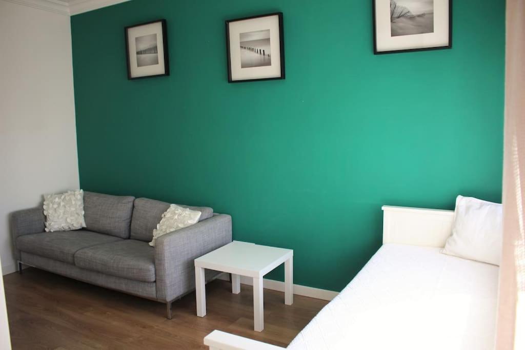 Sunny Apartment in Lisbon — photo 1