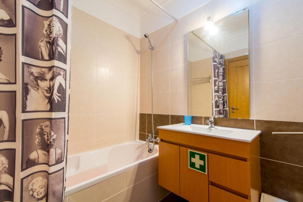 Santa Luzia Residence by Algartur - 5 mins Downtown - AC - Pool - Wi-Fi - Smart TV photo 3