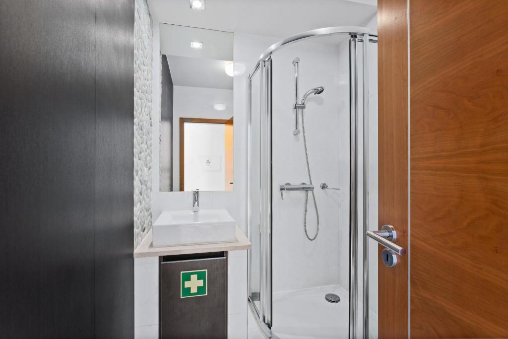 Luxury Holiday 2-bedroom Apartment Praia da Luz photo 3