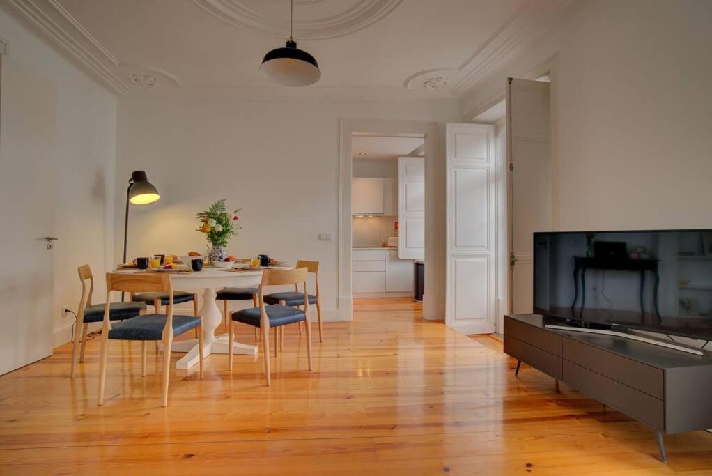Tracey & Neill's Place in Principe Real — photo 1
