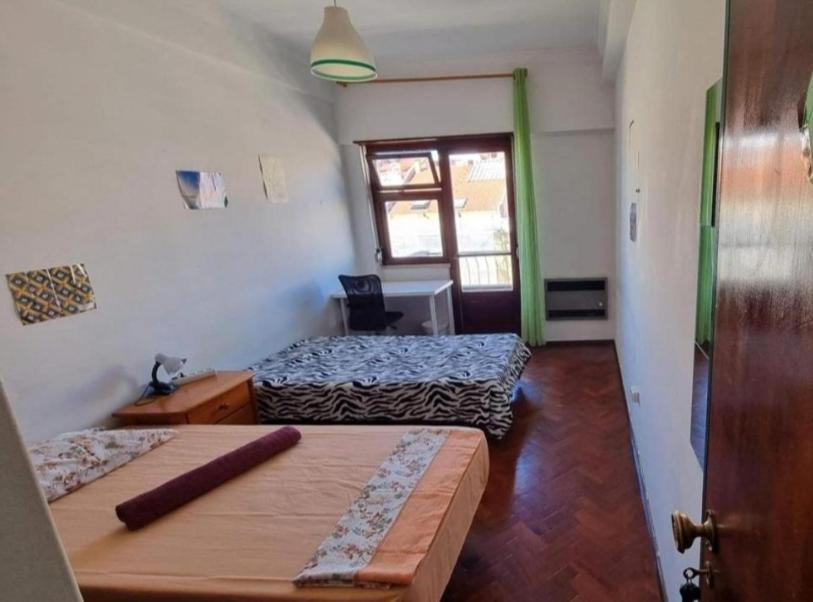 Single OR Double Room with balcony Close to Alameda Metro! photo 2