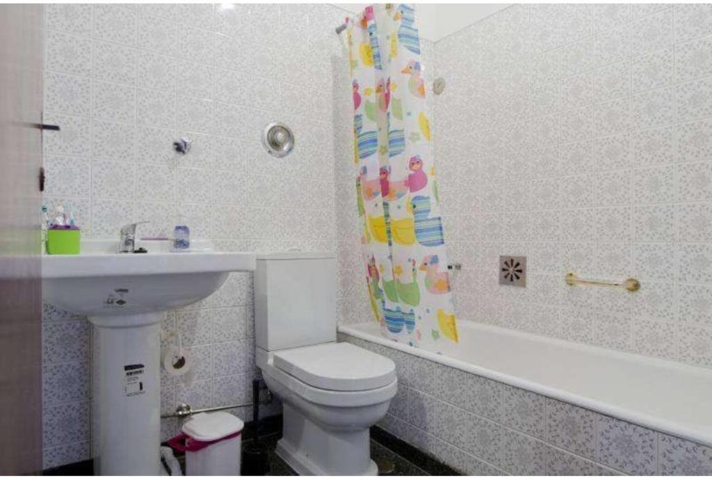 Single OR Double Room with balcony Close to Alameda Metro! photo 3