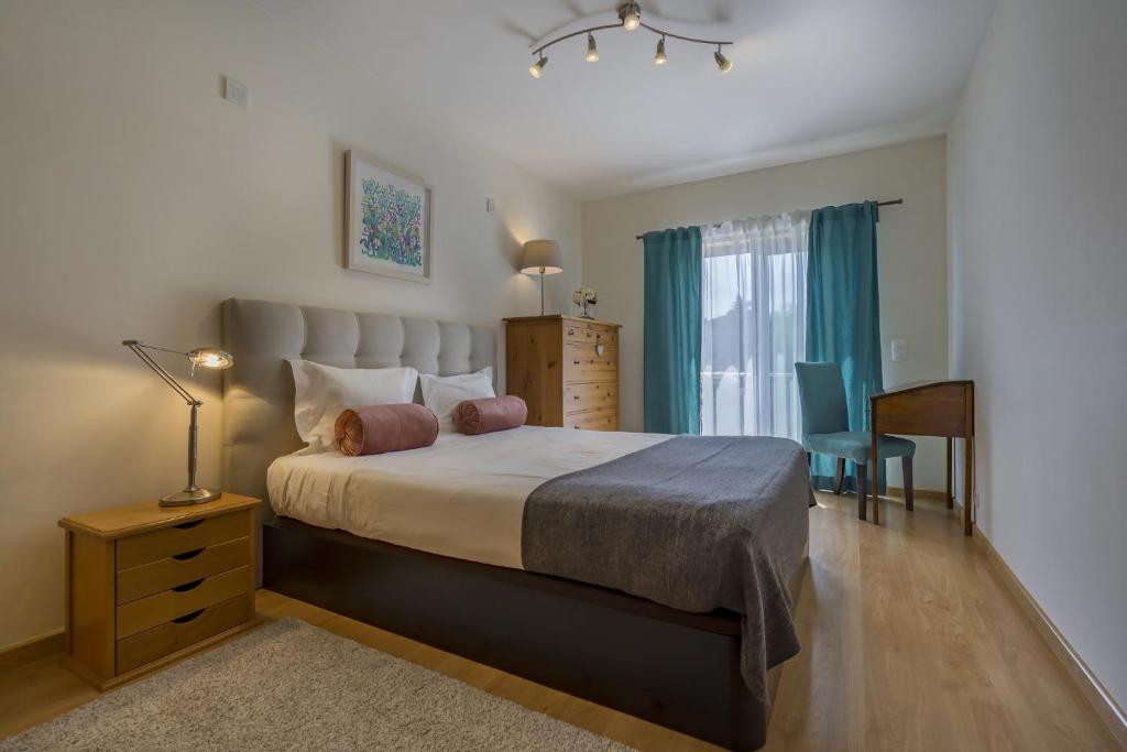 Sesimbra Prime Apartment by be@home photo 2