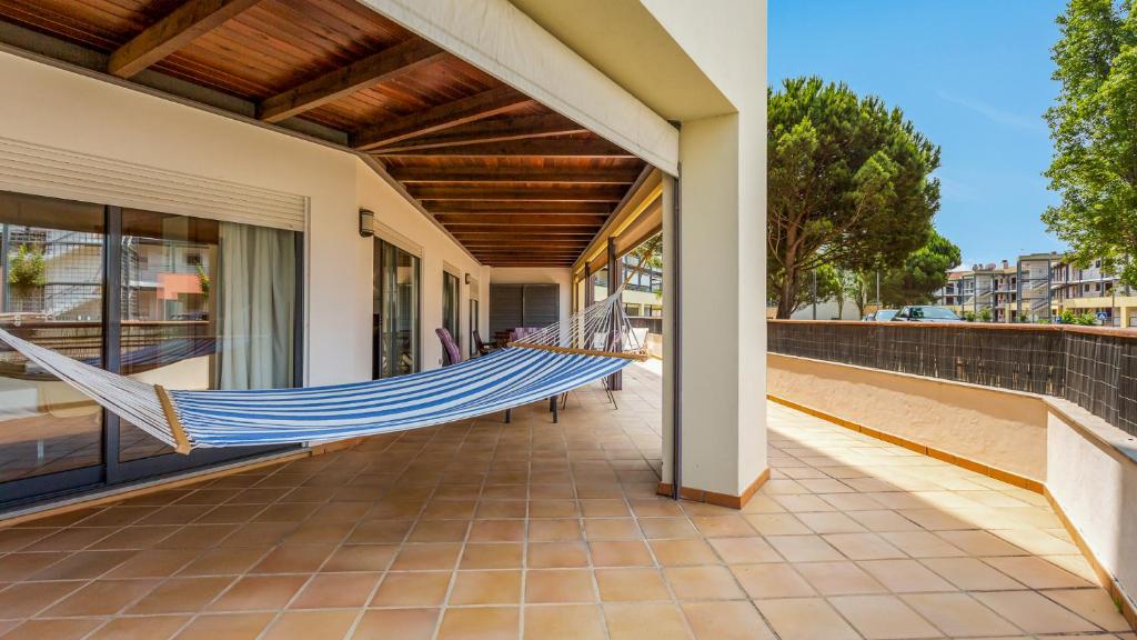 Wonderful Flat W/ Big Patio by LovelyStay — photo 1