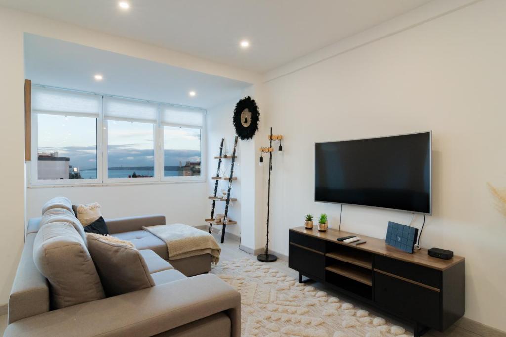 Stylish Apartment W/ River View by LovelyStay — photo 1