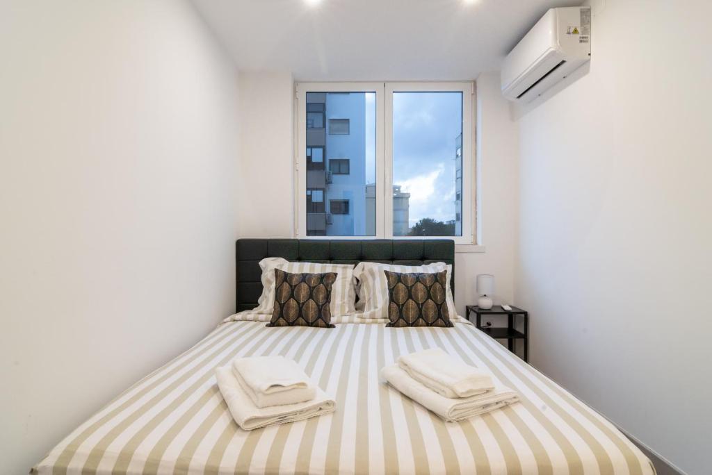 Stylish Apartment W/ River View by LovelyStay photo 2
