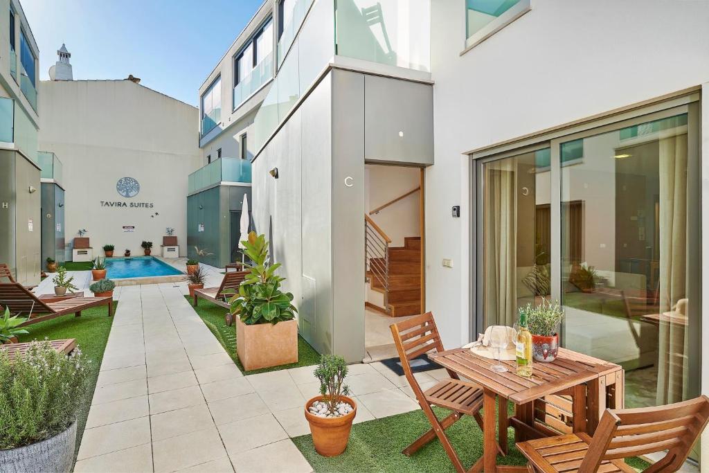 Stylish Townhouse In Tavira Centre — photo 1