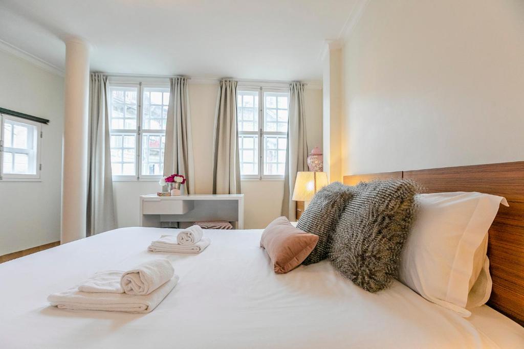 Stunning Clerigos Duplex apartment in the heart of Porto photo 2