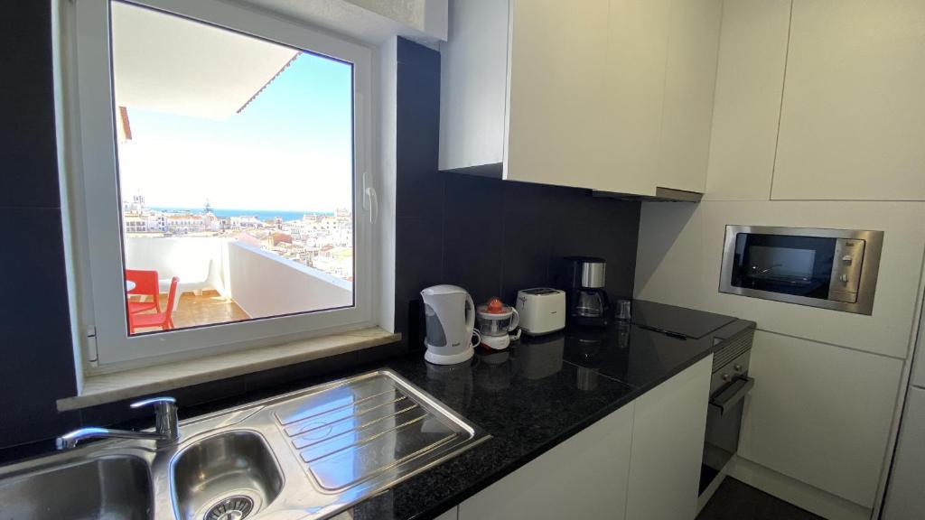 Rooftop by Check-in Portugal photo 3
