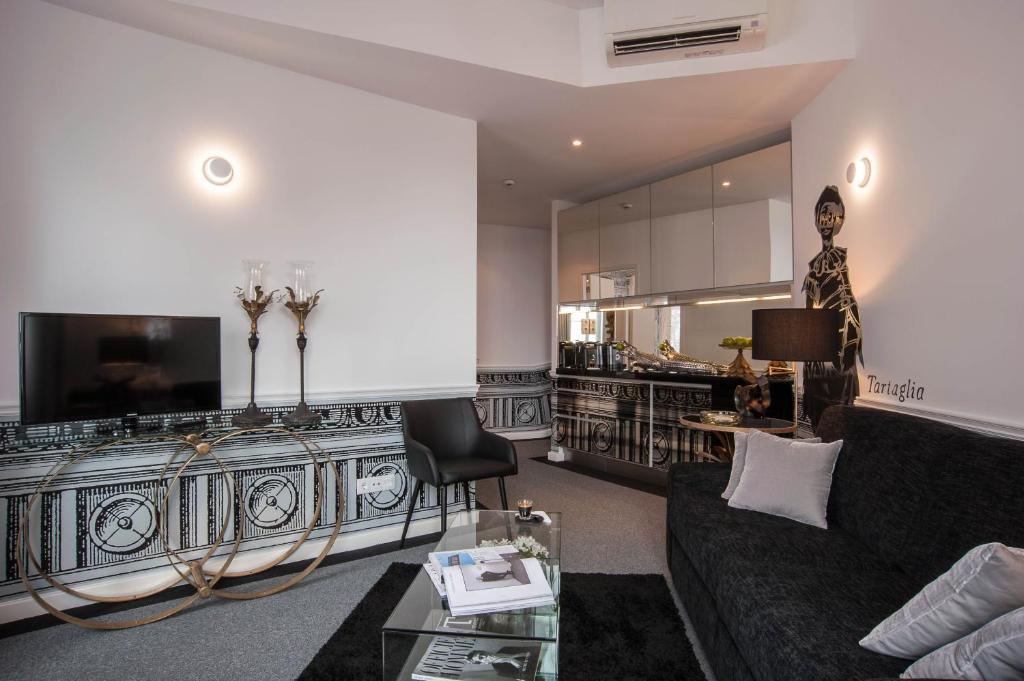 Teatro Boutique Rooms & Suites photo 3