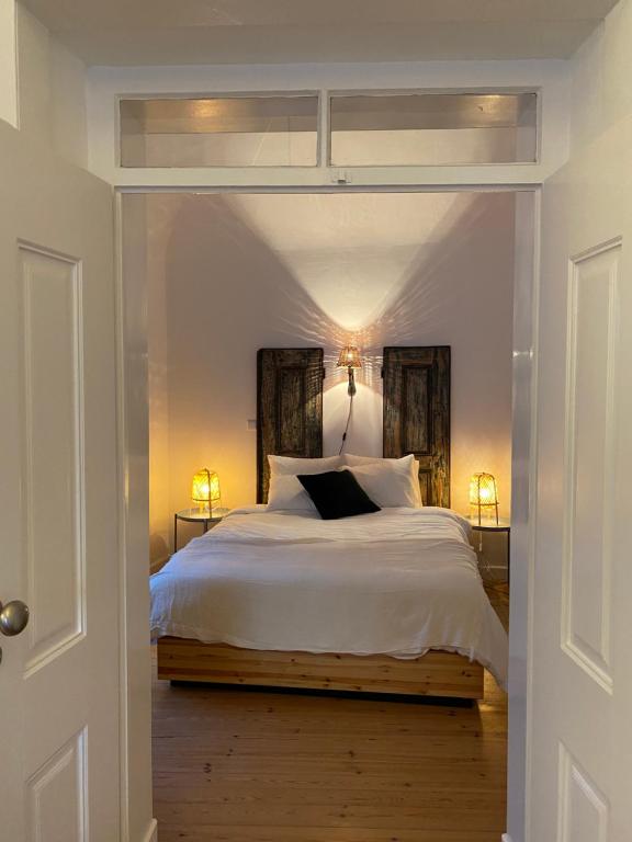 Old Town Terrace Apartment — photo 1