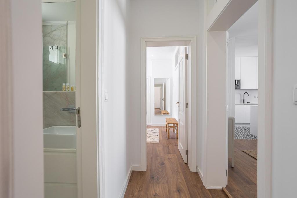 Trendy T.M Apartament by the River photo 3